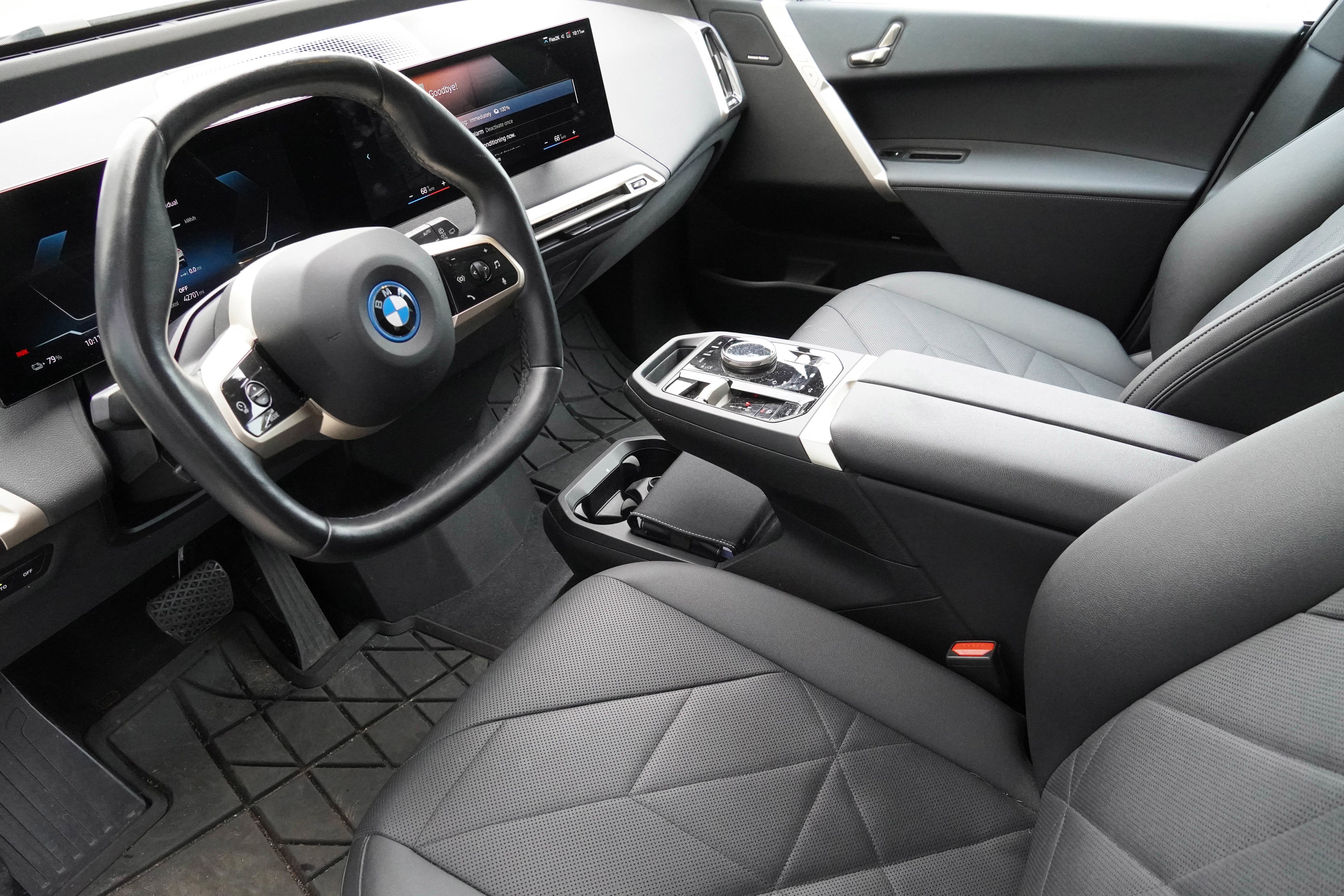 Certified 2023 BMW iX xDrive50 w/ Sport Package AWD/4WD image 10
