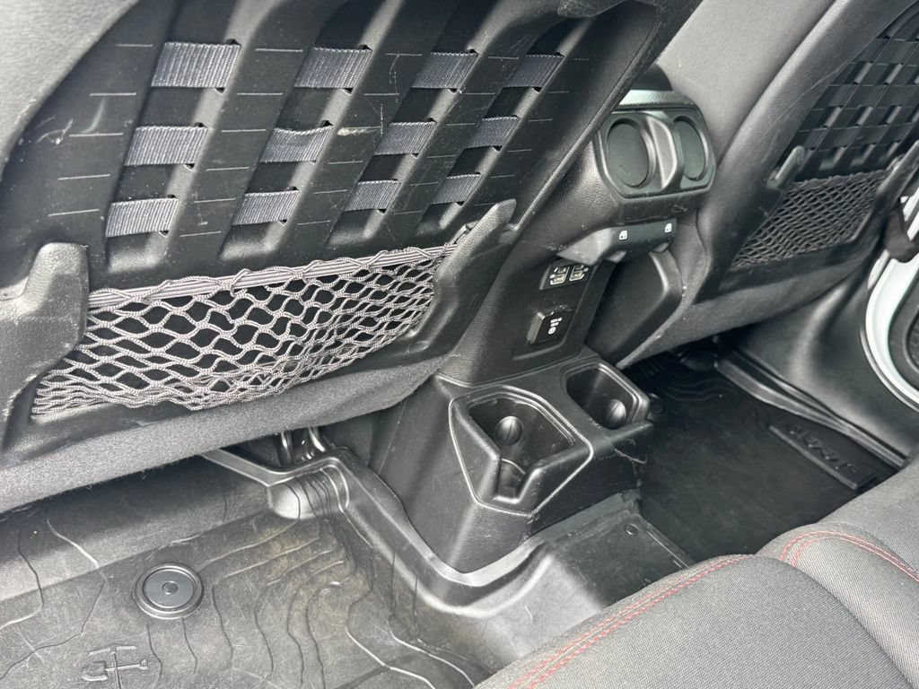 Used 2021 Jeep Wrangler Unlimited Rubicon AWD/4WD image 12