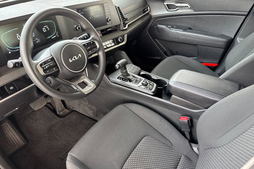 Used 2024 Kia Sportage LX FWD image 5
