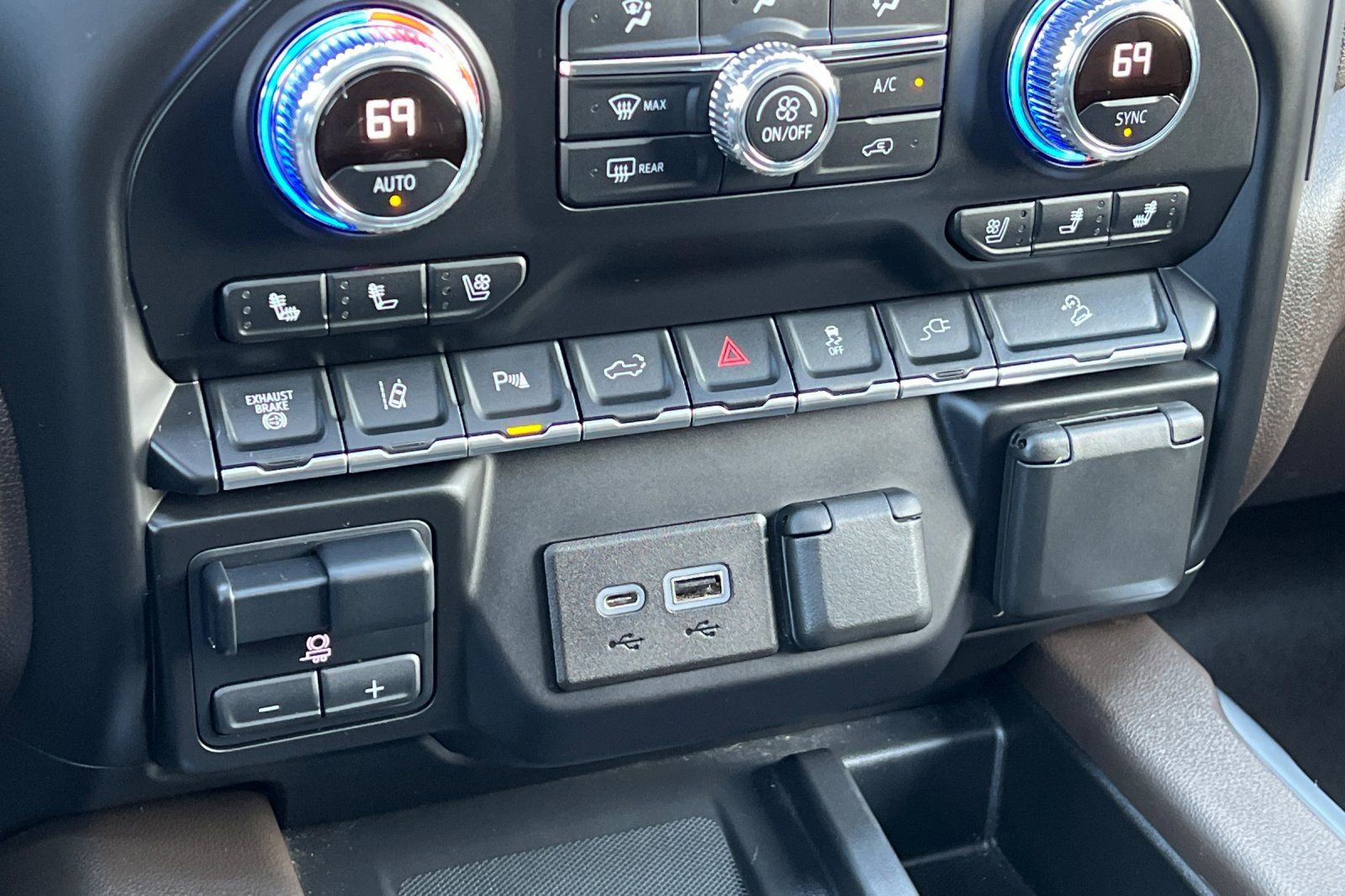 Used 2022 GMC Sierra 2500 Denali w/ Denali Ultimate Package image 29