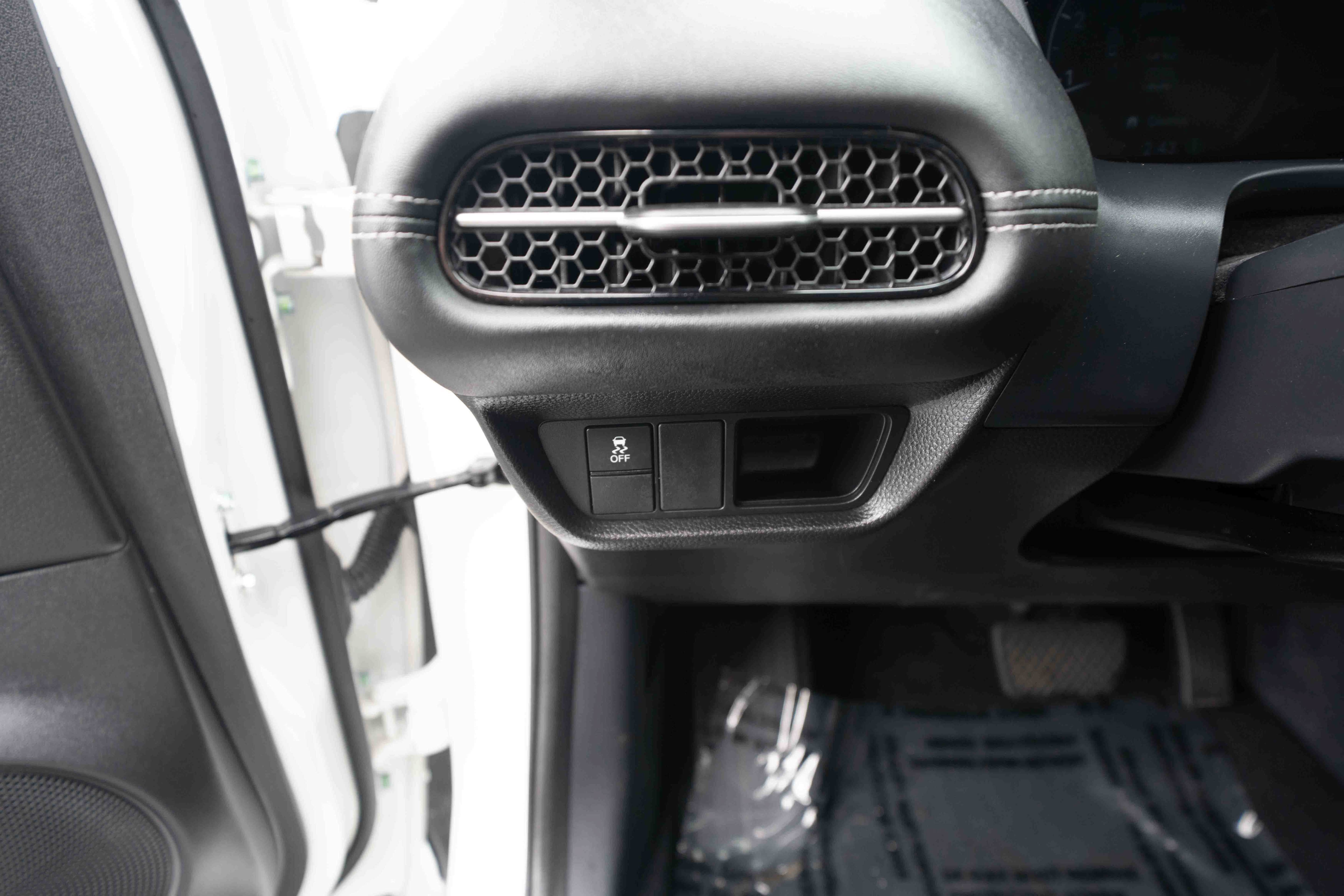 Used 2024 Honda HR-V EX-L image 11