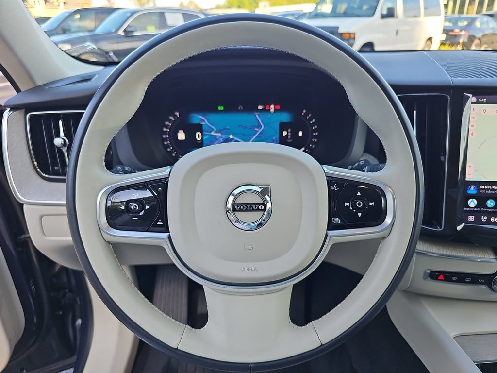 Used 2023 Volvo XC60 B5 Plus w/ Climate Package AWD/4WD image 16
