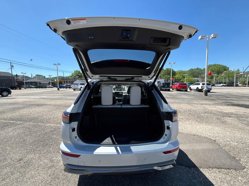 Used 2025 Mitsubishi Outlander SE AWD/4WD image 35