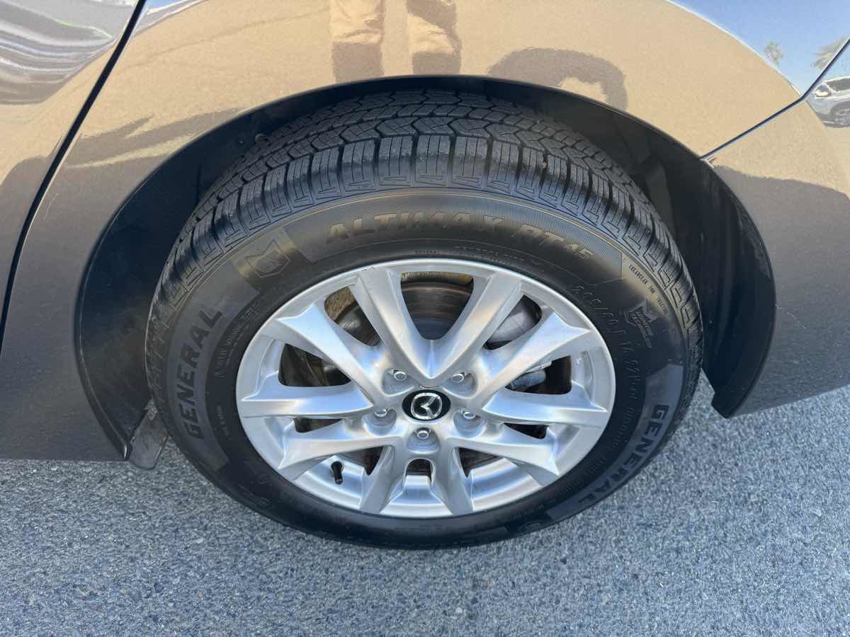 Used 2016 MAZDA MAZDA3 i Touring w/ Popular Equipment Package image 40