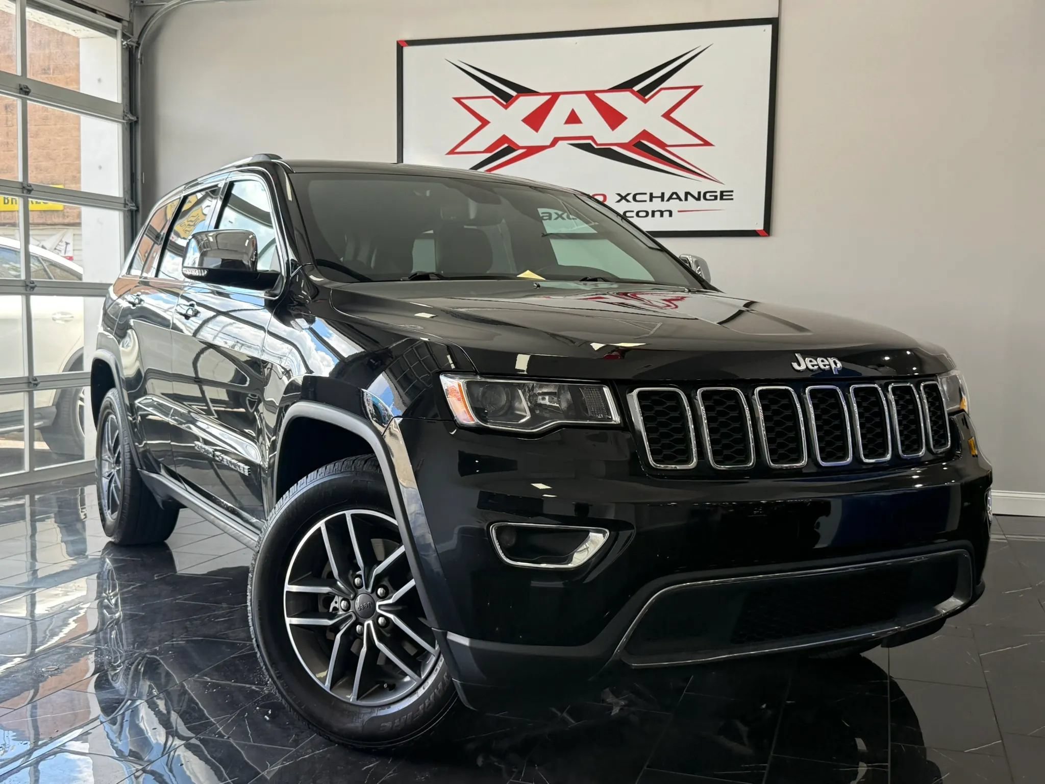 Used 2020 Jeep Grand Cherokee Limited AWD/4WD image 1