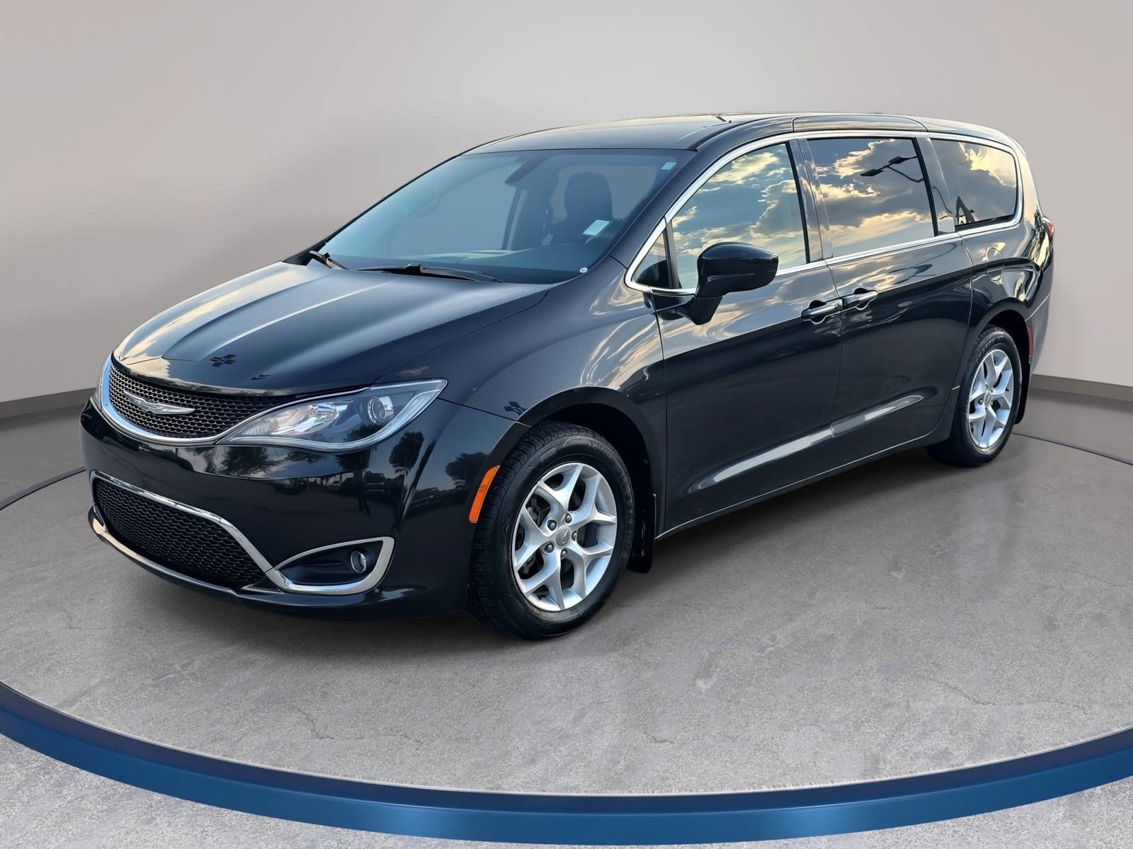 Used 2018 Chrysler Pacifica Touring Plus w/ Tire & Wheel Group