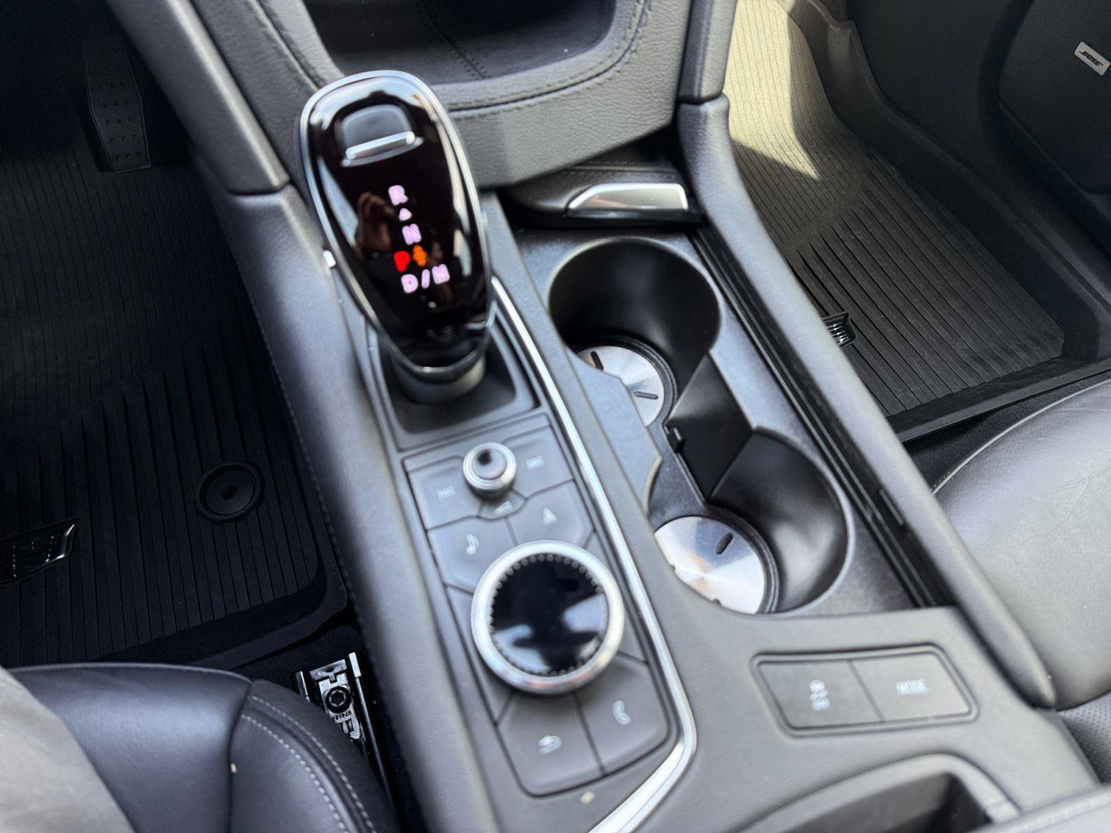 Used 2024 Cadillac XT6 Premium Luxury image 33