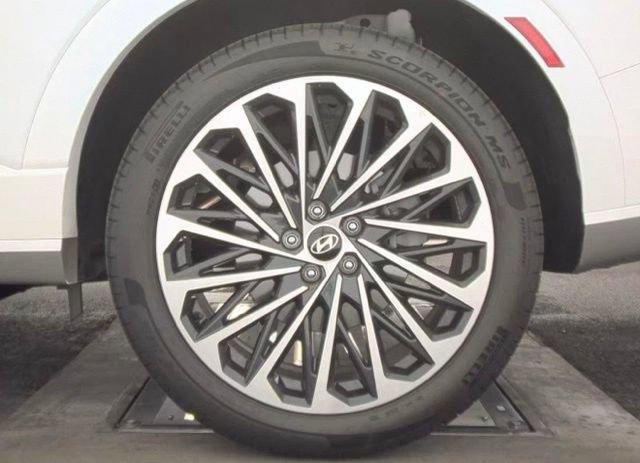 Used 2026 Hyundai Palisade Calligraphy FWD image 12