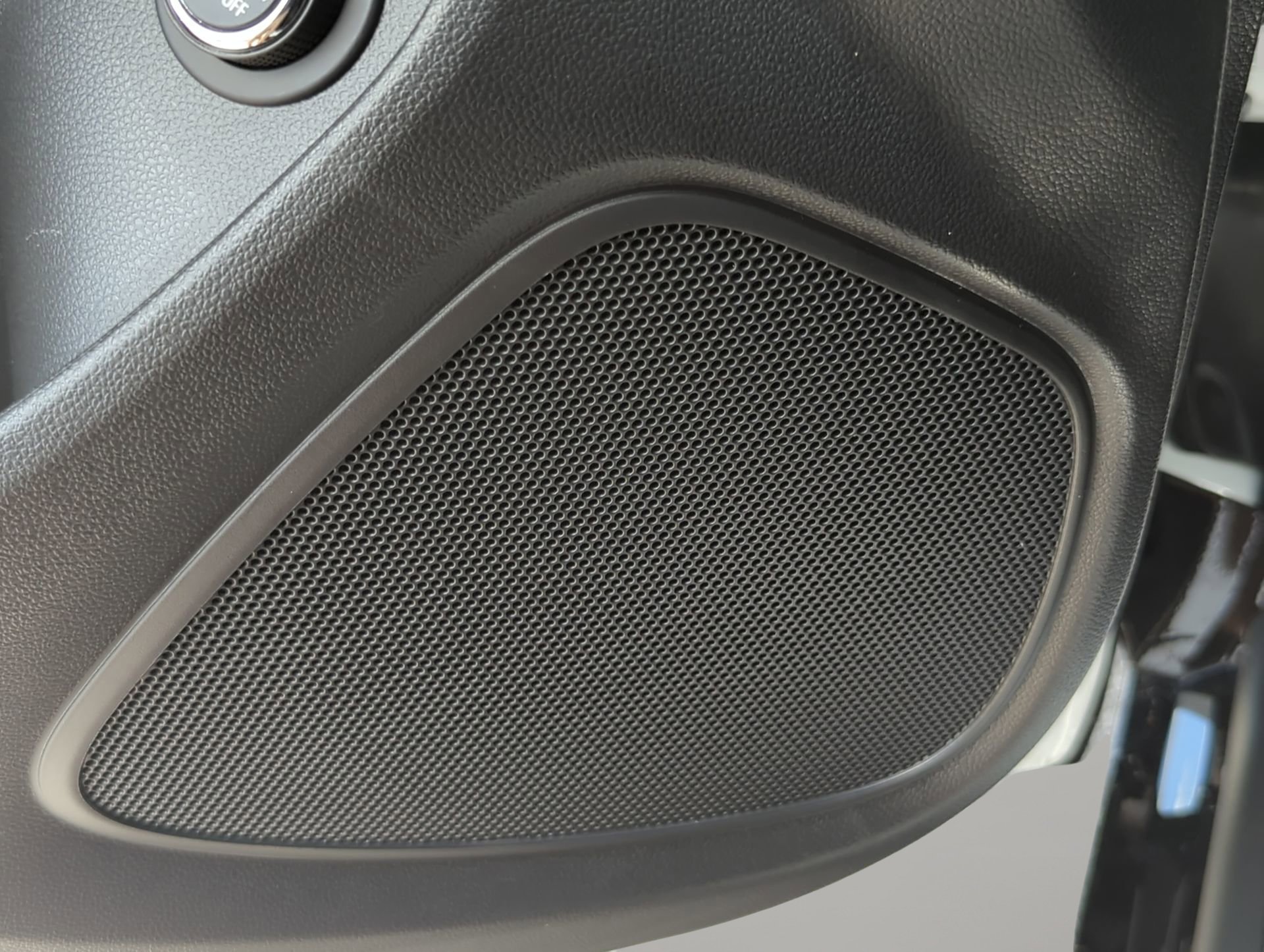 Used 2025 Buick Encore GX Sport Touring w/ Advanced Technology Package image 53