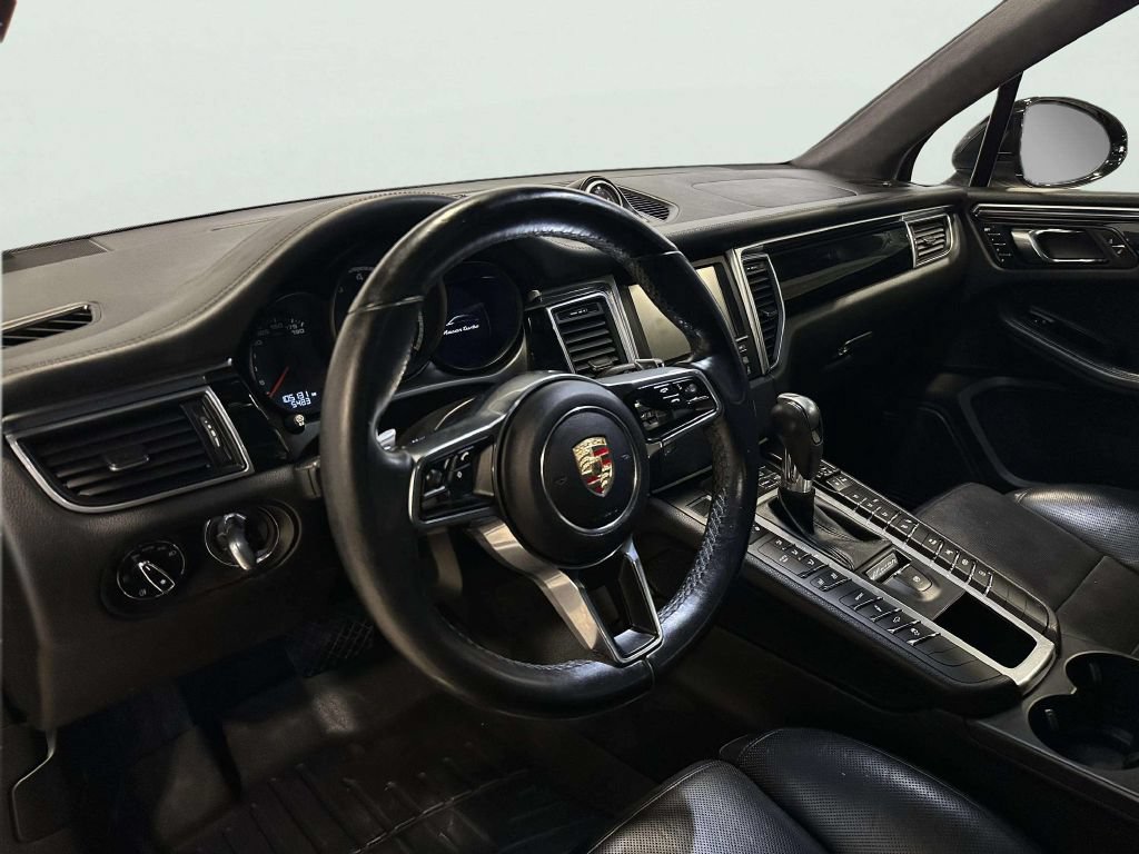 Used 2015 Porsche Macan Turbo AWD/4WD image 14