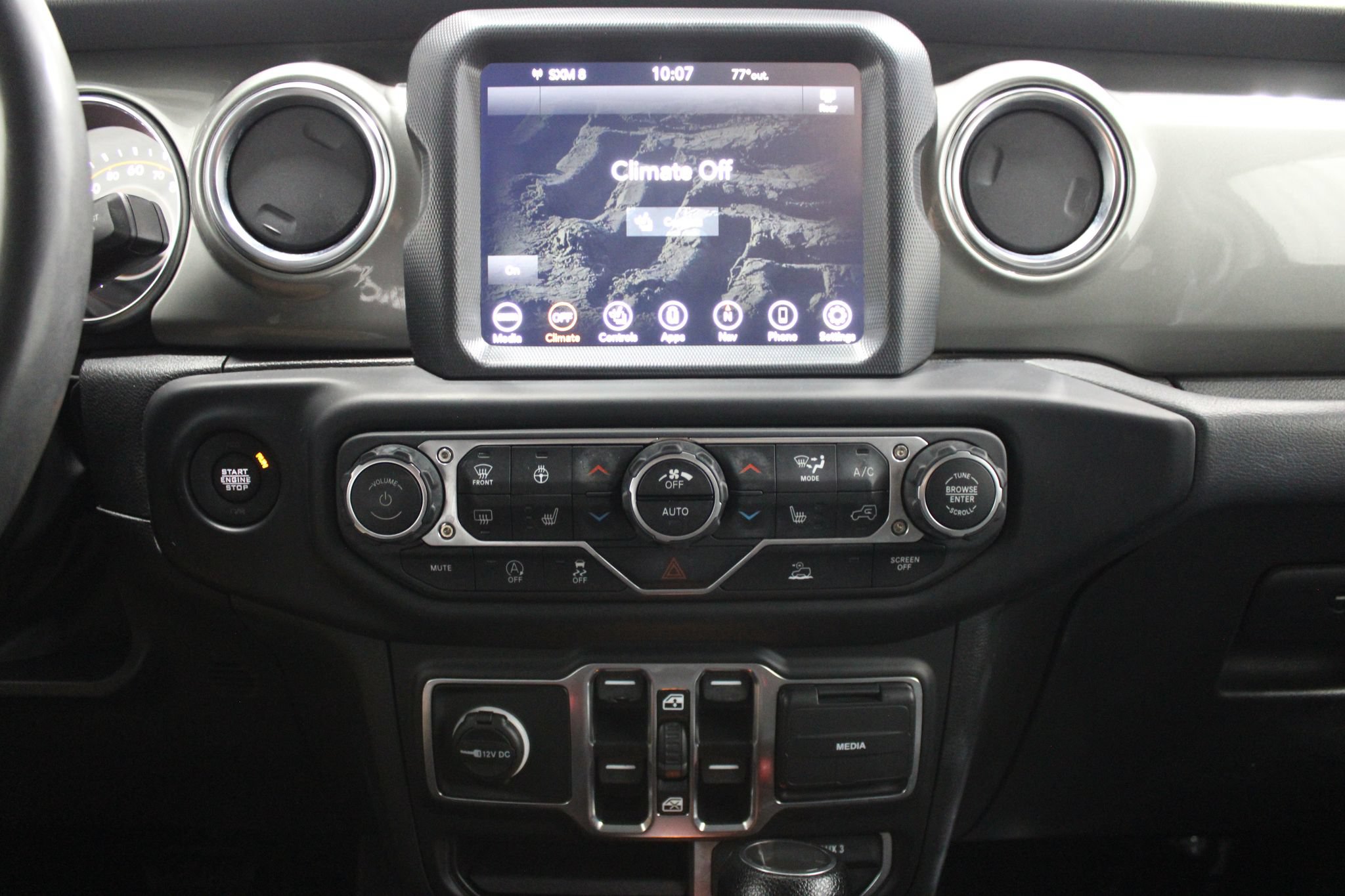 Used 2023 Jeep Wrangler Unlimited Sahara w/ Cold Weather Group AWD/4WD image 29