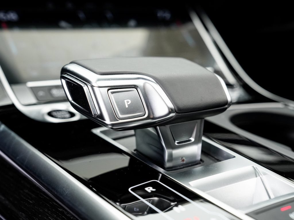 Certified 2025 Audi Q8 Premium Plus w/ Premium Plus Package AWD/4WD image 18