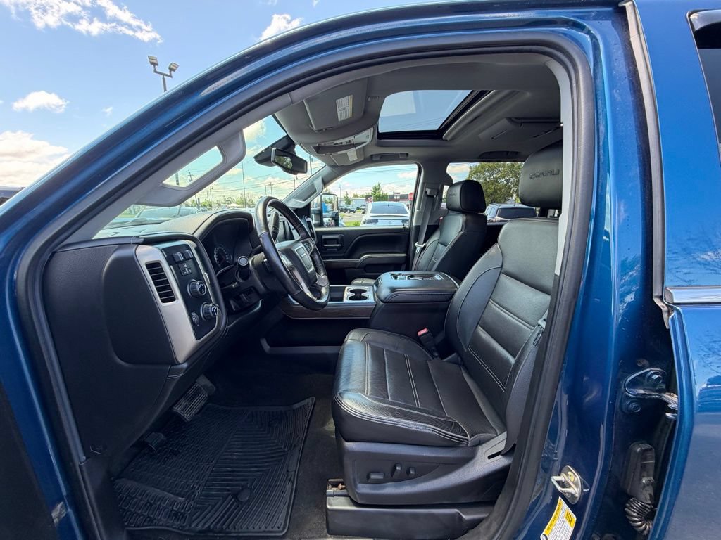 Used 2017 GMC Sierra 2500 Denali w/ Duramax Plus Package AWD/4WD image 22