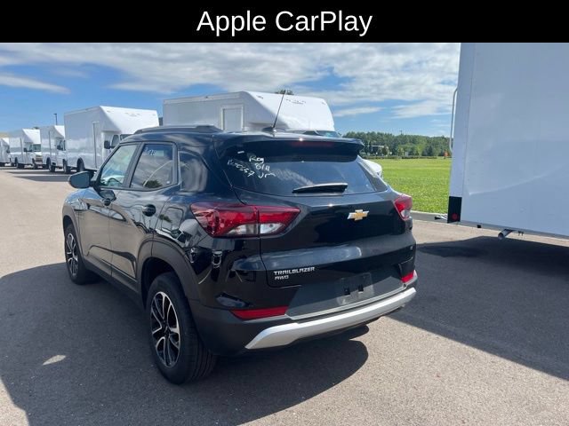 Used 2025 Chevrolet TrailBlazer LT AWD/4WD image 9