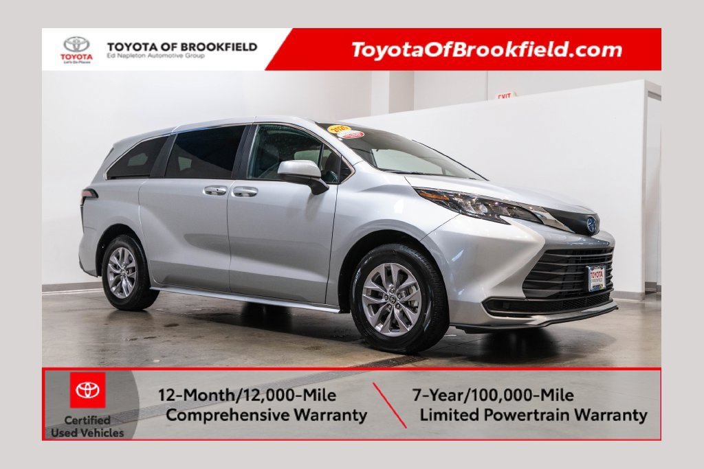Certified 2025 Toyota Sienna LE FWD image 1