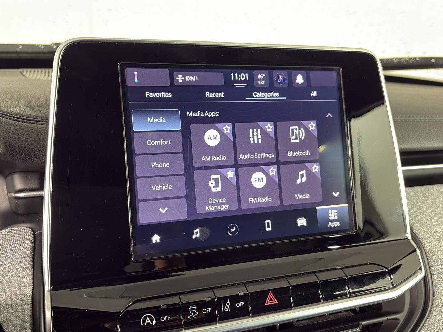 Used 2025 Jeep Compass Latitude image 33