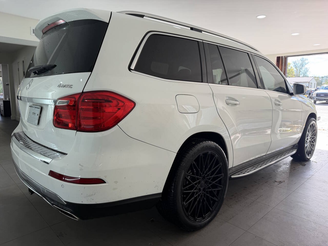Used 2014 Mercedes-Benz GL 450 4MATIC image 7