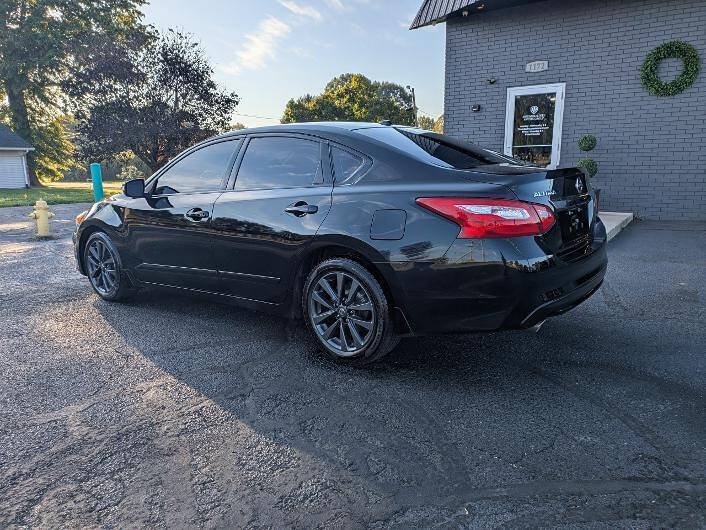 Used 2016 Nissan Altima 2.5 SL FWD image 4