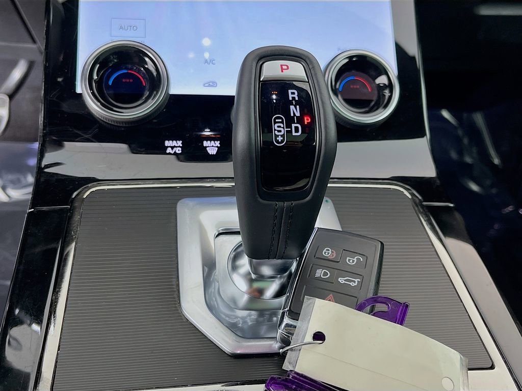 Used 2021 Land Rover Range Rover Evoque R-Dynamic SE image 23