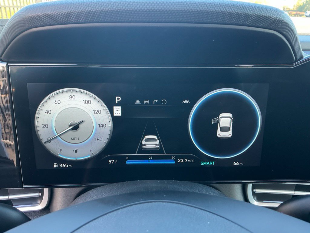 Certified 2026 Hyundai Elantra Limited FWD image 22