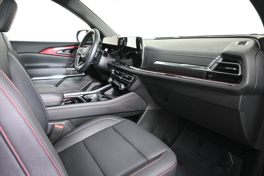 Used 2026 Chevrolet Traverse Z71 w/ LPO, Floor Liner Package AWD/4WD image 14