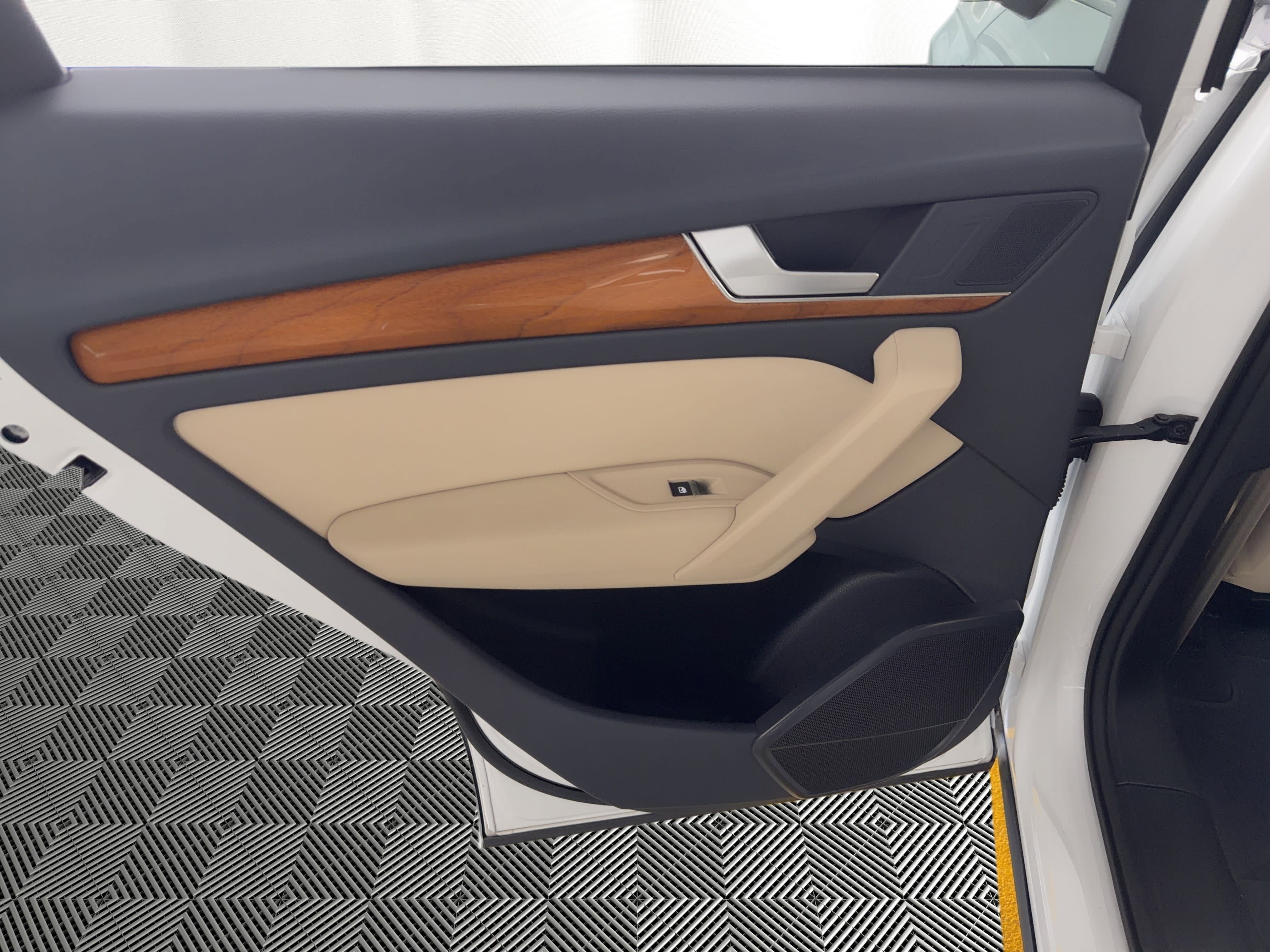 Certified 2023 Audi Q5 2.0T Premium w/ Convenience Package image 17