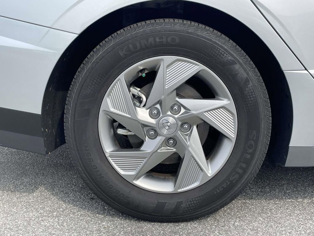 Certified 2025 Hyundai Sonata SE image 30