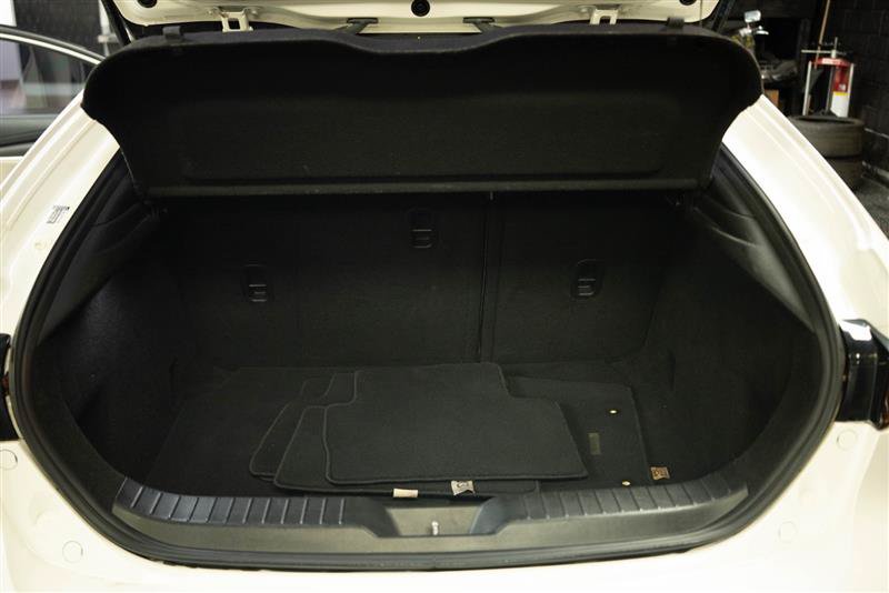 Used 2020 MAZDA MAZDA3 Hatchback w/ Preferred Package FWD image 7