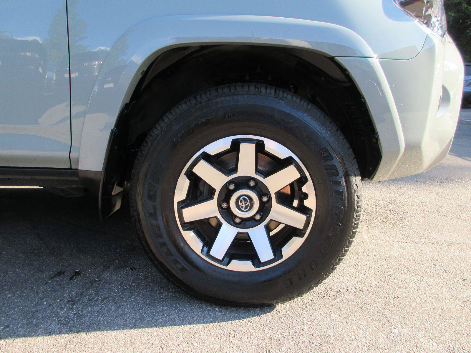 Used 2023 Toyota 4Runner TRD Off-Road Premium w/ Moonroof Package AWD/4WD image 24
