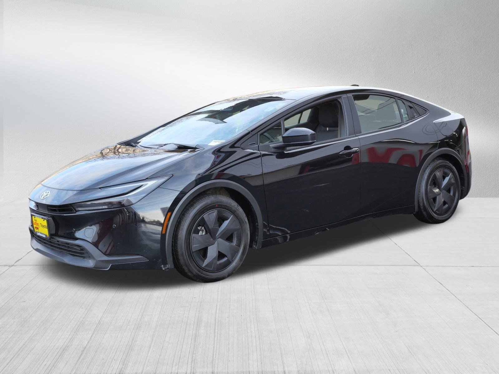 Certified 2025 Toyota Prius LE image 3