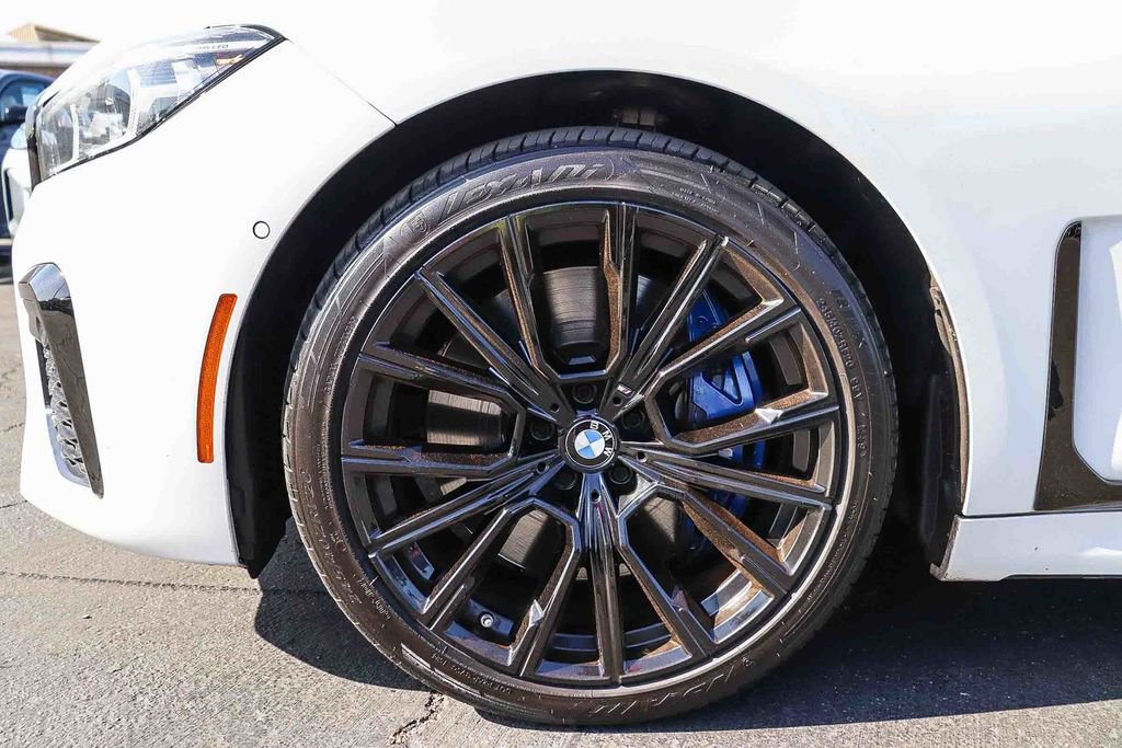 Used 2022 BMW 750i xDrive 750i xDrive w/ M Sport Package image 13