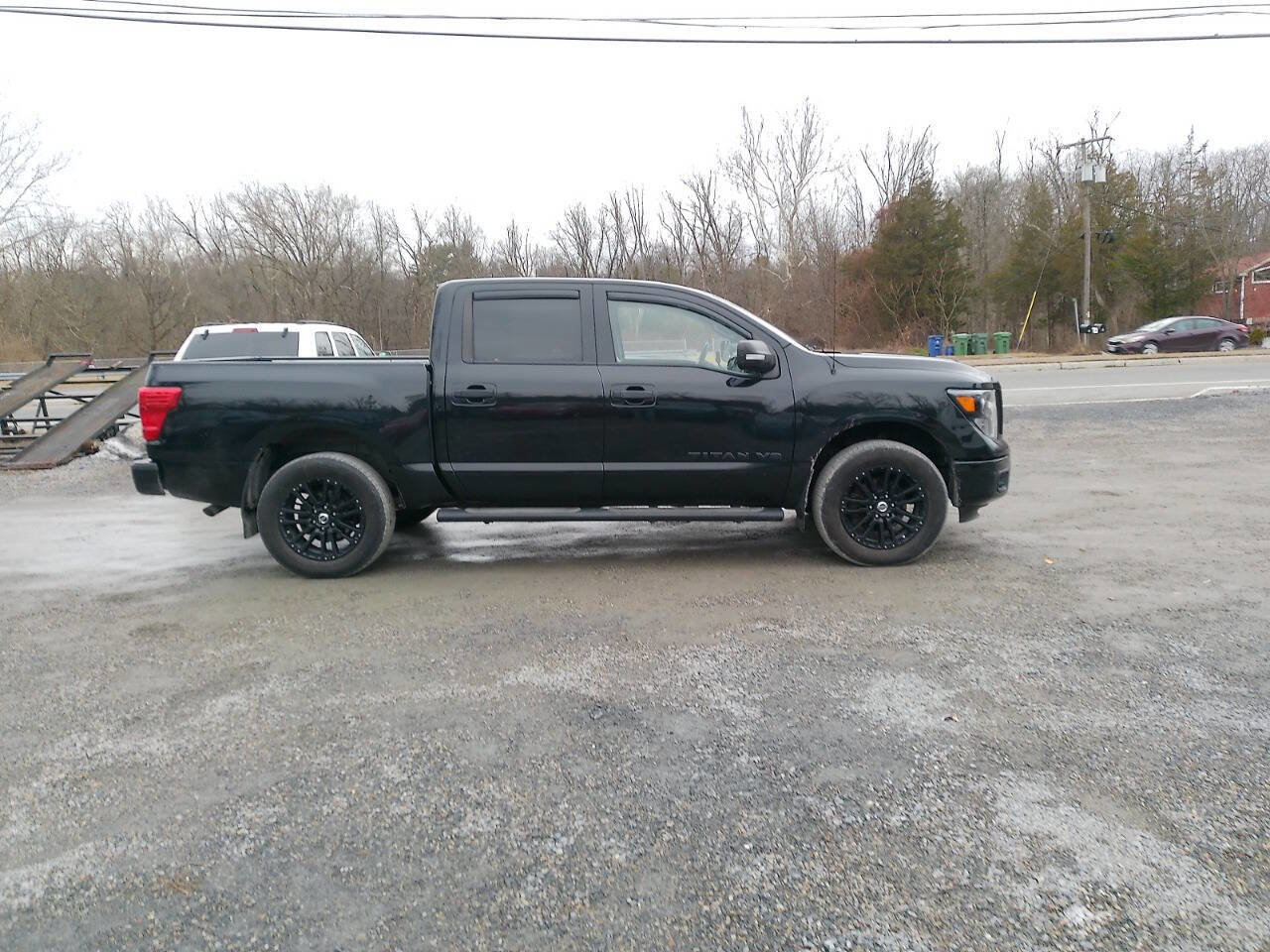 Used 2018 Nissan Titan SL w/ Midnight Edition image 9