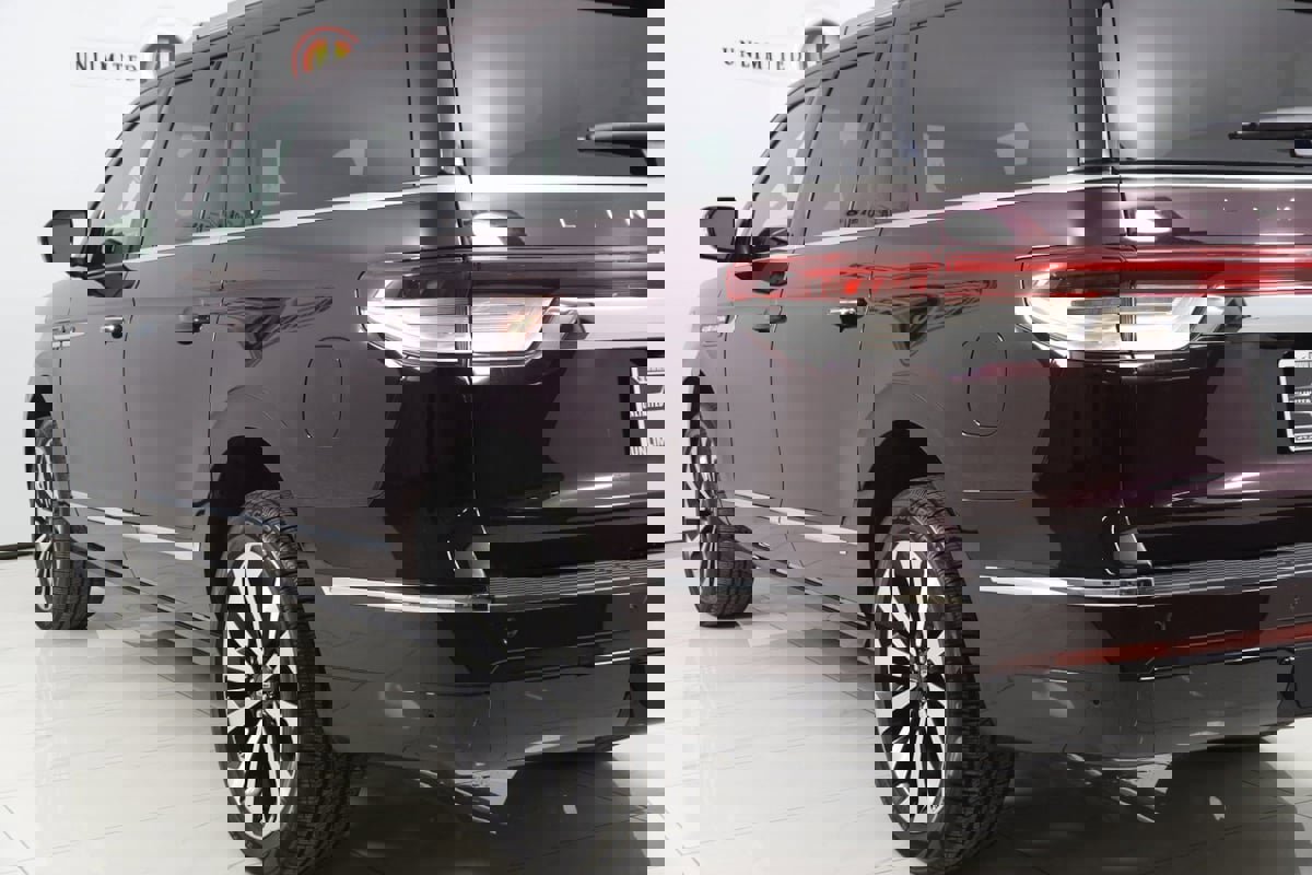 Used 2024 Lincoln Navigator L Reserve image 26