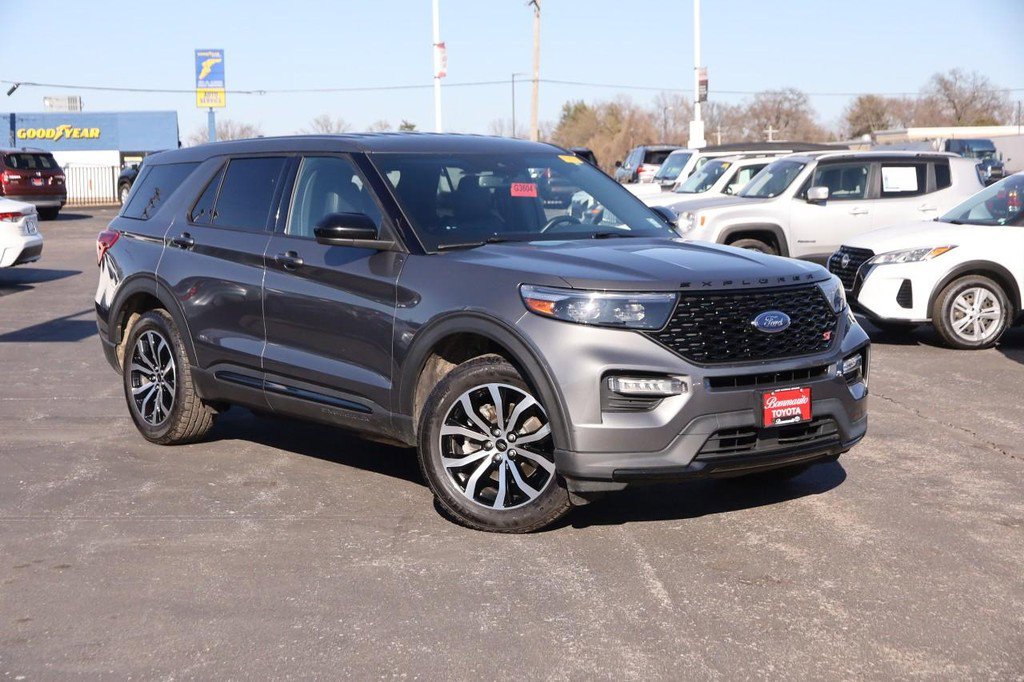 Used 2022 Ford Explorer ST image 2