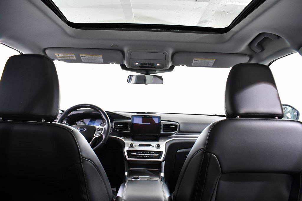 Used 2022 Ford Explorer XLT w/ Equipment Group 202A image 17