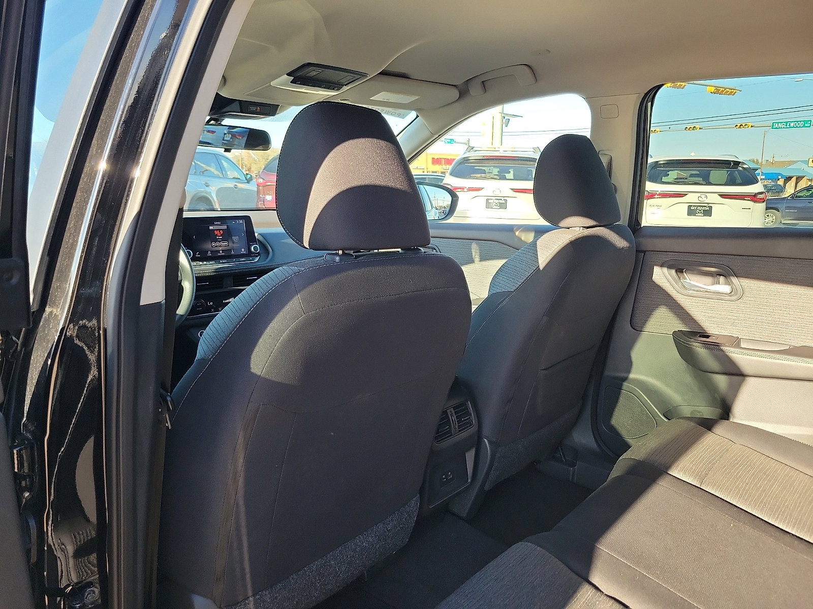 Used 2023 Nissan Rogue SV image 12