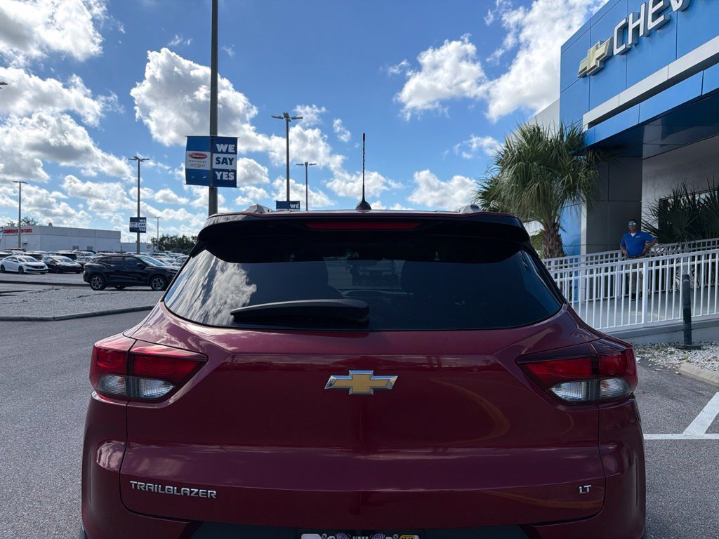 Used 2021 Chevrolet TrailBlazer LT w/ Convenience Package FWD image 9