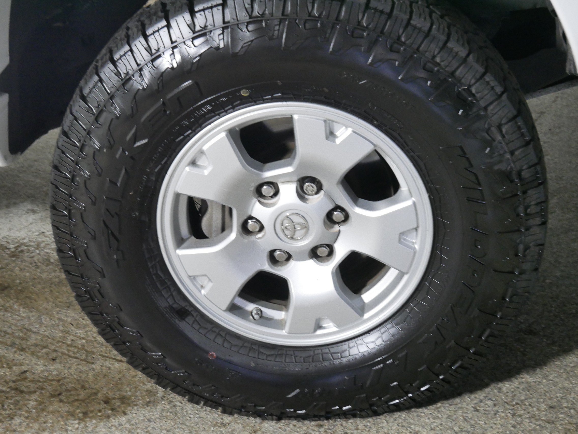 Used 2014 Toyota Tacoma 4x4 Double Cab w/ TRD Off-Road Package image 15