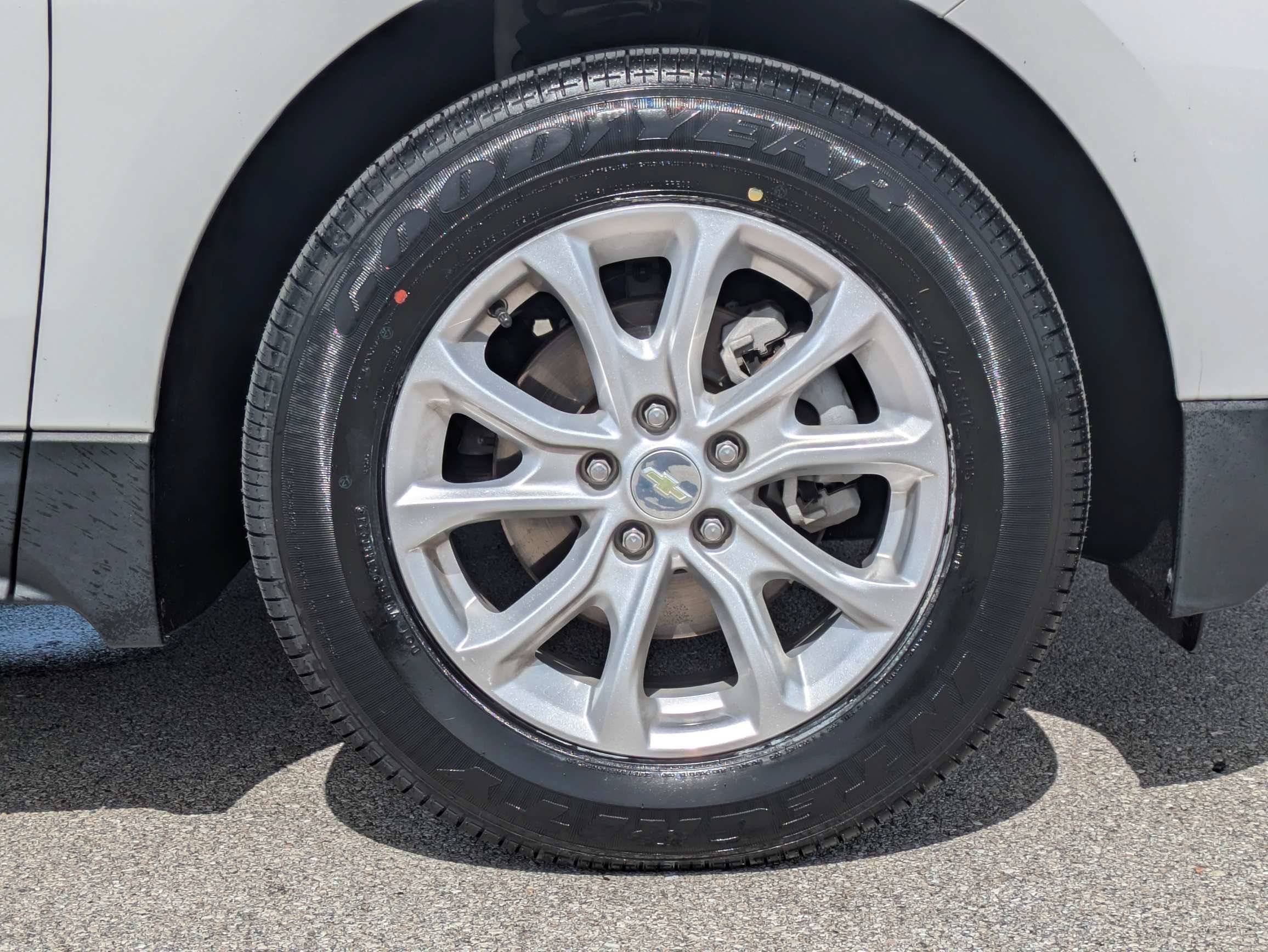 Used 2021 Chevrolet Equinox LT FWD image 11