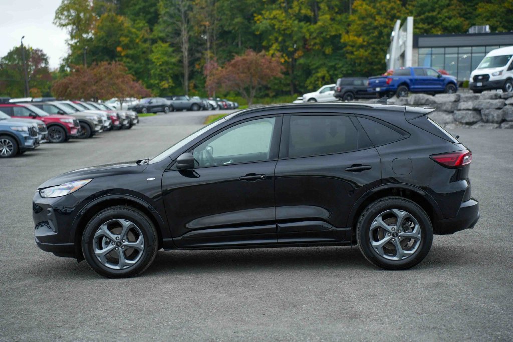 Used 2024 Ford Escape ST-Line w/ Tech Pack #1 AWD/4WD image 8