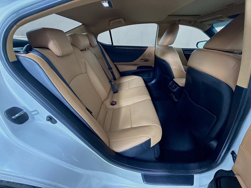 Used 2024 Lexus ES 350 w/ Premium Package FWD image 29