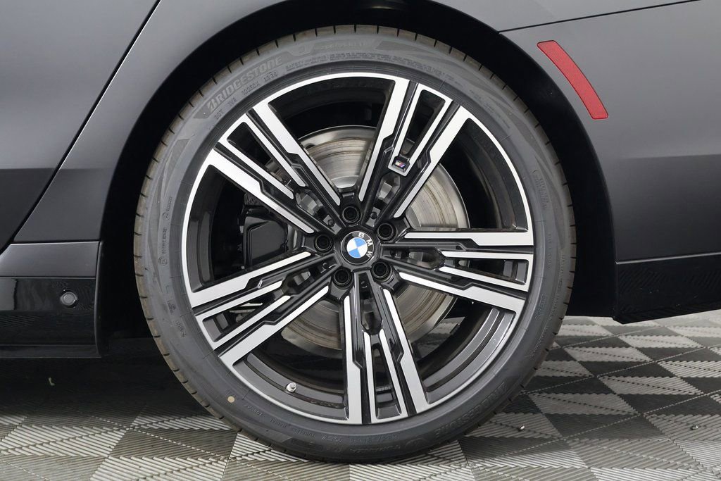 New 2026 BMW 750e xDrive w/ Executive Package image 10