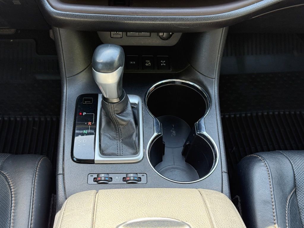 Used 2018 Toyota Highlander Limited Platinum image 12