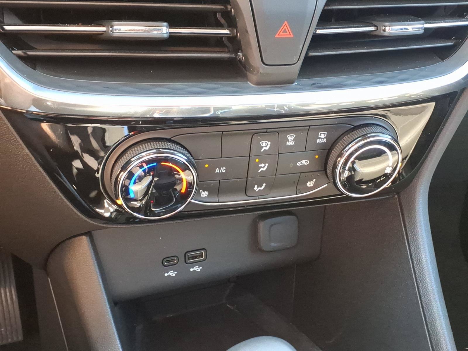 Used 2025 Buick Encore GX Sport Touring w/ Comfort Package FWD image 20