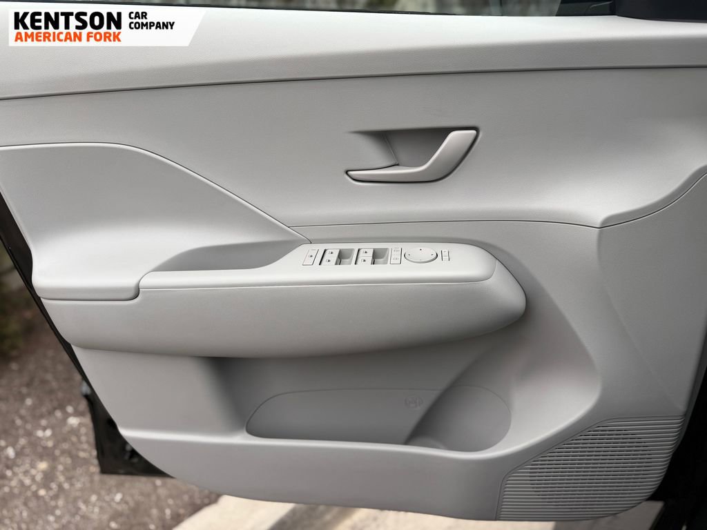 Used 2025 Hyundai Kona SEL image 23