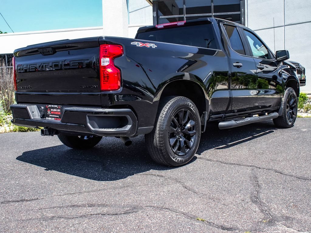 Used 2023 Chevrolet Silverado 1500 Custom w/ LPO, Dark Essentials Package AWD/4WD image 6