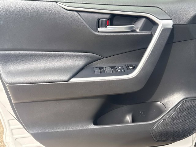 Used 2020 Toyota RAV4 XLE Premium FWD image 24
