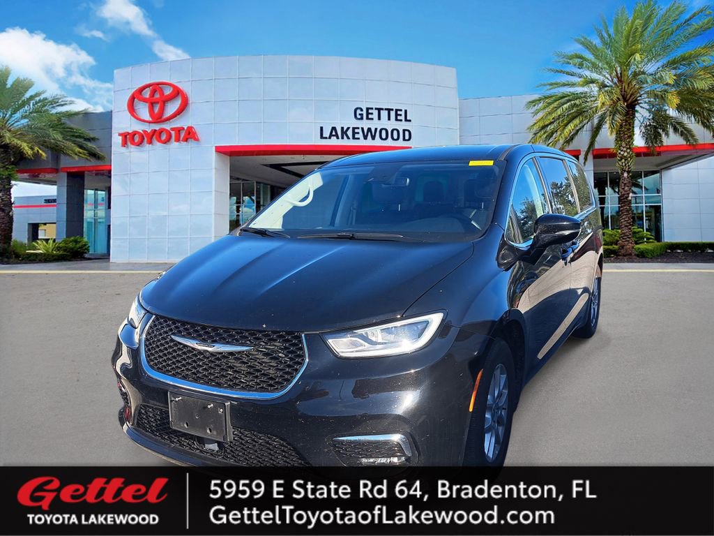 Used 2024 Chrysler Pacifica Touring-L