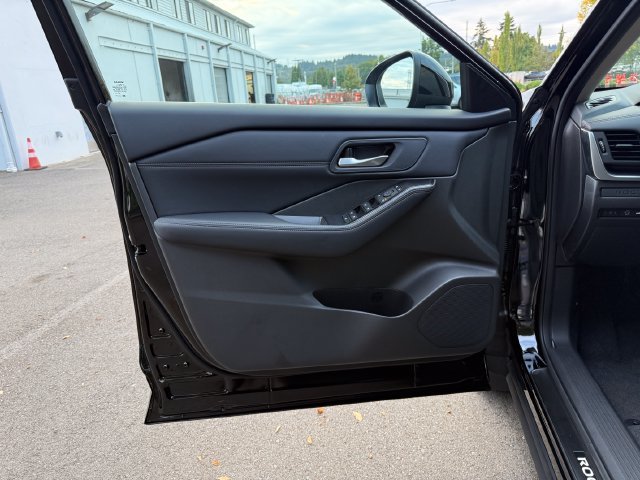 New 2026 Nissan Rogue Dark Armor AWD/4WD image 15