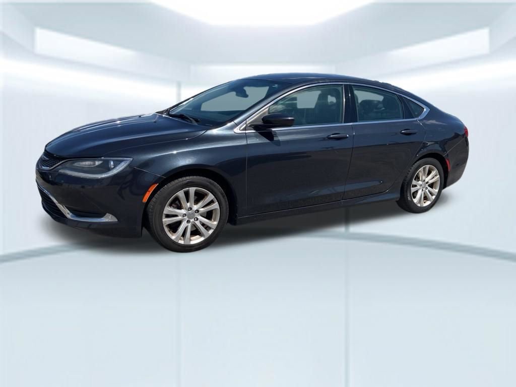 Used 2017 Chrysler 200 Limited Platinum image 2